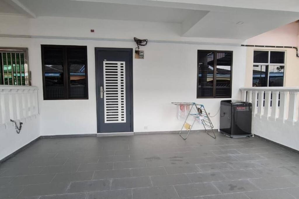 Voon 4 Bedroom Homestay Mersing Exterior photo